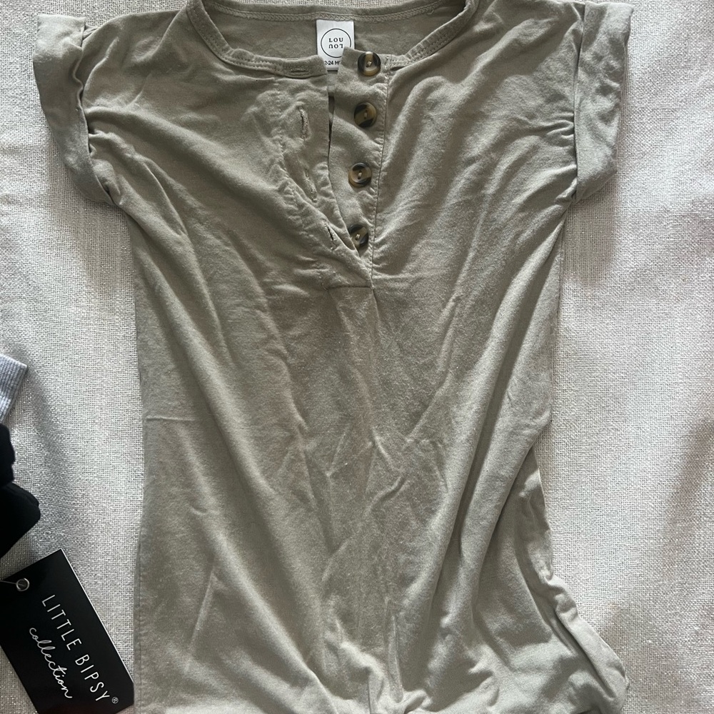 Lou Lou snap/button short sleeve romper